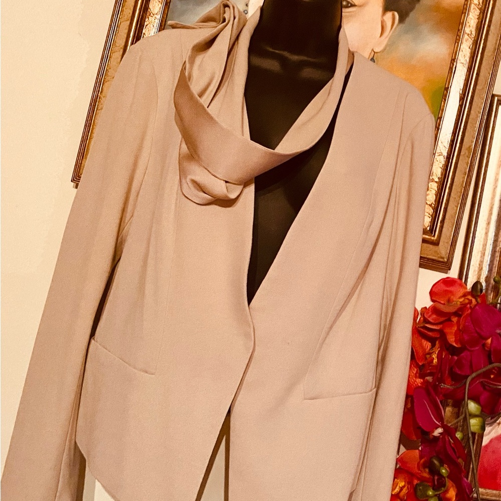 Halston Blazer NWT Size 8
